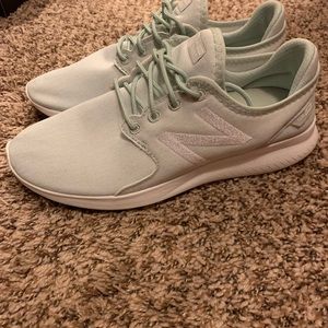 Women’s new balance shoes